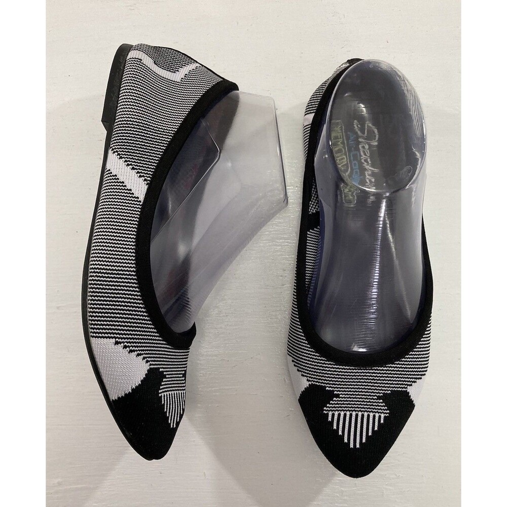 Skechers Flats Women’s 8 Black White Geometric Slip-On Loafers Casual